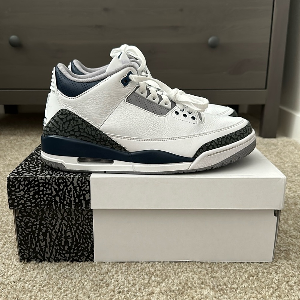 Nike Air Jordan 3 Retro - White/Midnight Navy / 9.5M - **AUTHENTIC**